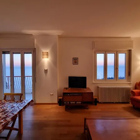 Berlam 18 Триест